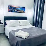 House O' Sole 'e Napule * Nápoly